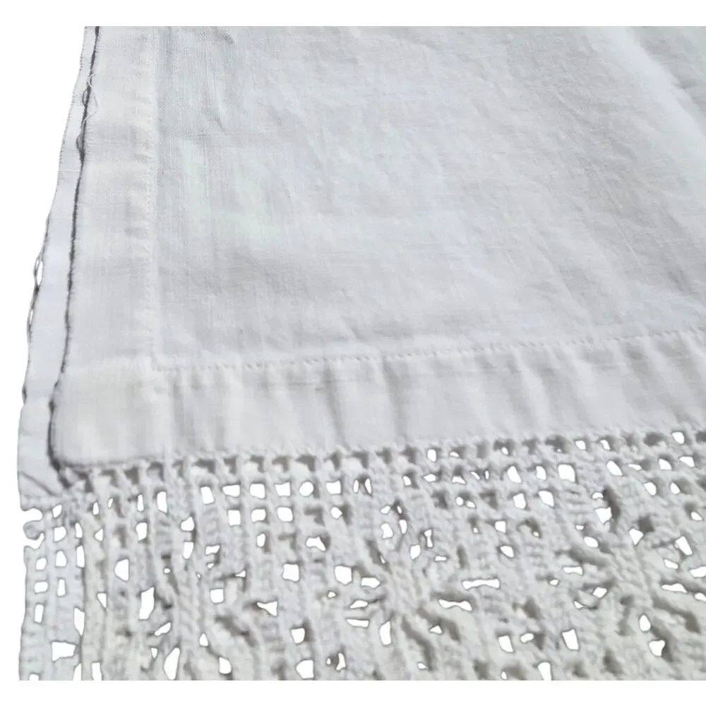 Antique Ivory Linen Fingertip Towel Fine Tatter Lace Trim Victorian Tea